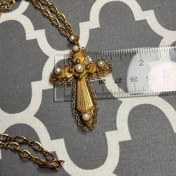 Hobe Vintage Filigree Cross with tiny pearls with 20” gold tone chain. - Picture 10 of 16